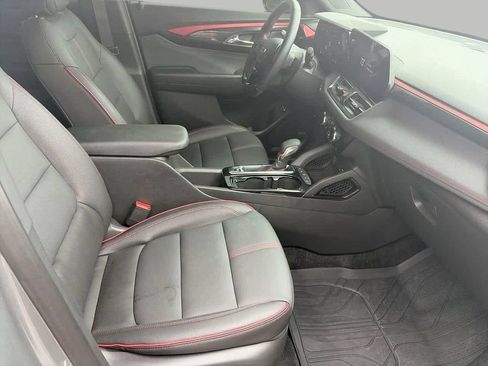 Used 2025 Chevrolet TrailBlazer RS w/ Convenience Package FWD image 10