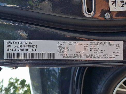 Used 2024 Jeep Wagoneer Series II w/ Flexible Seating Group AWD/4WD image 31