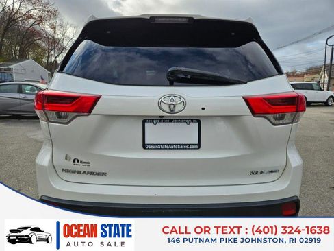 Used 2018 Toyota Highlander XLE image 3