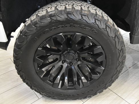 Used 2023 GMC Sierra 1500 AT4 w/ AT4 Premium Package image 10