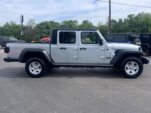 Used 2023 Jeep Gladiator Sport AWD/4WD image 2