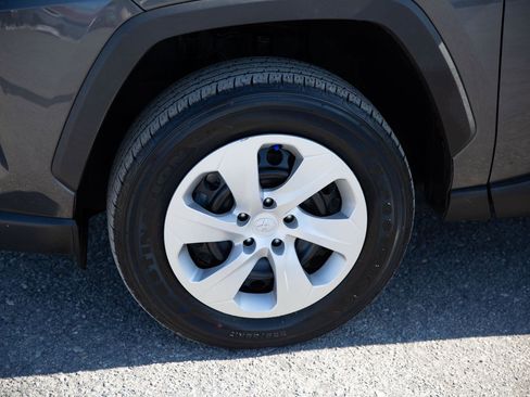 Used 2024 Toyota RAV4 LE image 9