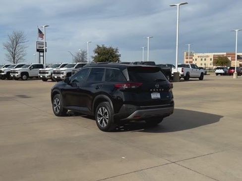 Used 2022 Nissan Rogue SV image 7