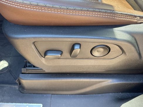 Used 2023 Chevrolet Suburban High Country AWD/4WD image 31