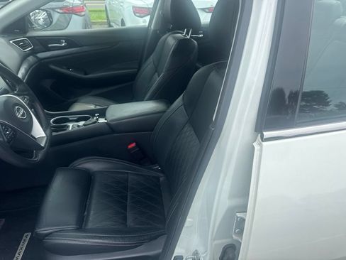 Used 2023 Nissan Maxima Platinum w/ Sport Mat Group FWD image 8