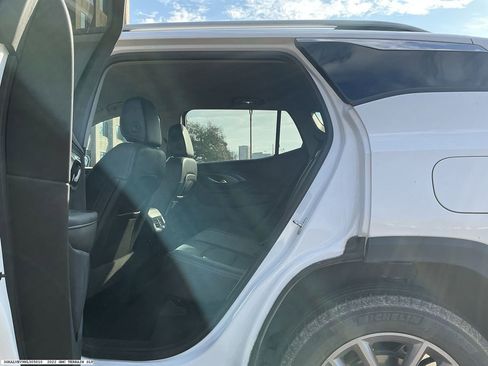 Used 2022 GMC Terrain SLT image 10