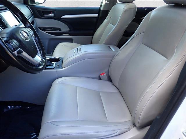Certified 2019 Toyota Highlander XLE AWD/4WD image 14