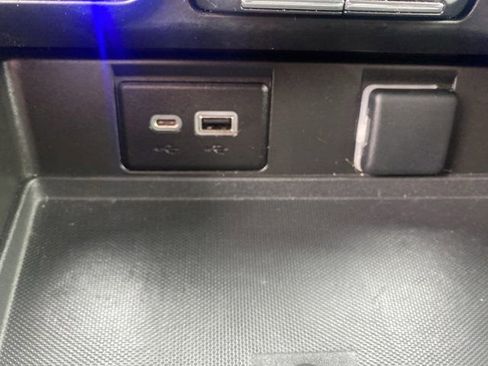 Used 2023 Chevrolet Suburban High Country image 16