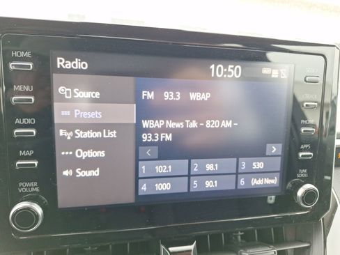 Used 2020 Toyota Corolla LE image 25