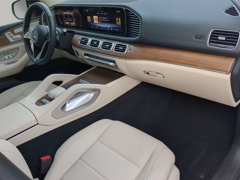 Used 2026 Mercedes-Benz GLS 450 4MATIC image 49