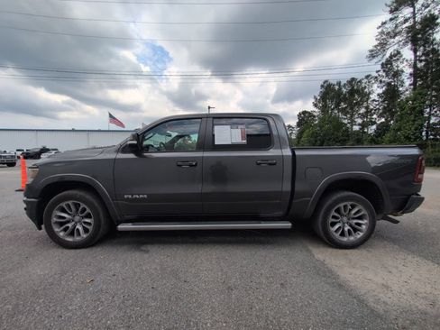Used 2021 RAM 1500 Laramie w/ Sport Appearance Package AWD/4WD image 4