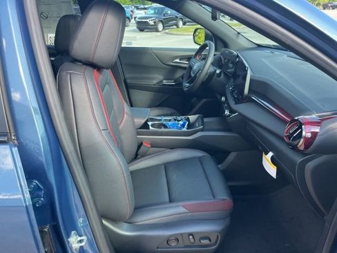 New 2026 Chevrolet Equinox RS w/ Convenience Package III FWD image 39
