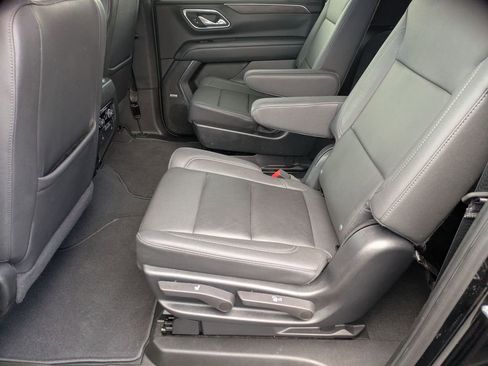 Used 2023 Chevrolet Suburban Z71 w/ Luxury Package image 21