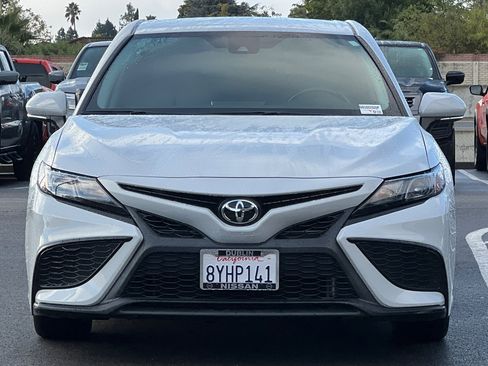 Used 2022 Toyota Camry SE image 9
