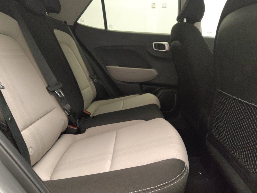 Used 2020 Hyundai Venue SEL FWD image 19
