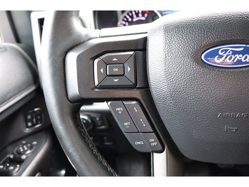 Used 2018 Ford Expedition Limited w/ Equipment Group 301A AWD/4WD image 27