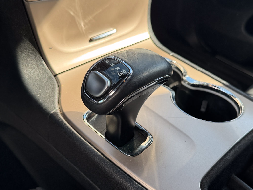 Used 2015 Jeep Grand Cherokee Limited RWD image 12