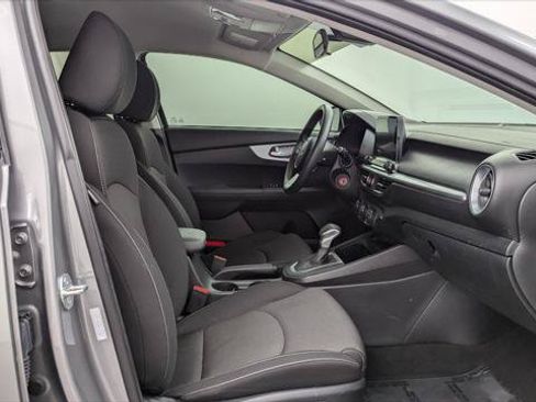 Used 2024 Kia Forte LXS w/ LXS Technology Package FWD image 22