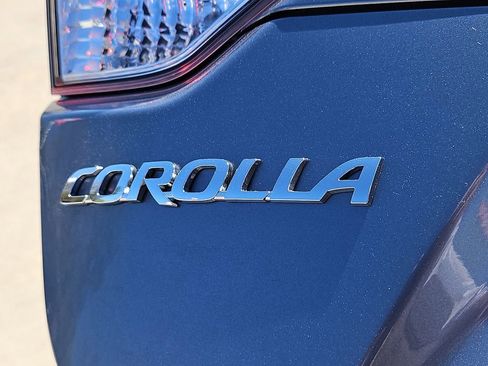 Used 2024 Toyota Corolla LE image 12