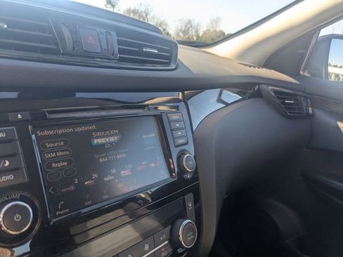 Used 2022 Nissan Rogue Sport SV image 23