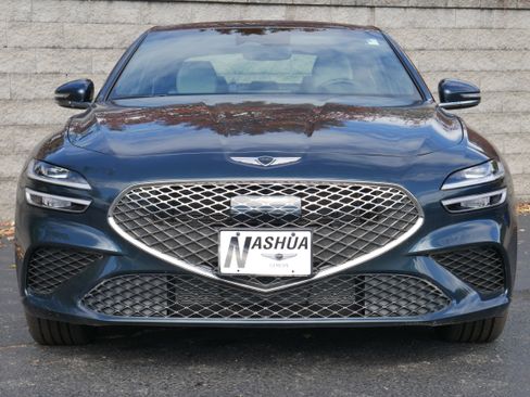 Used 2025 Genesis G70 2.5T image 2