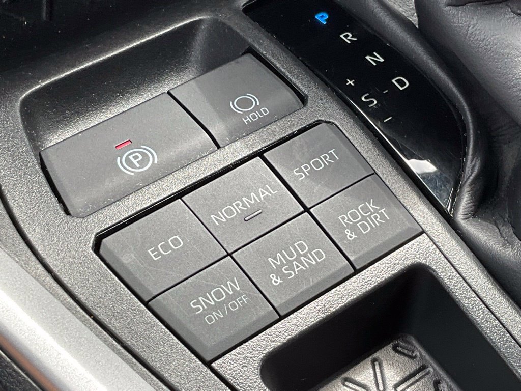 Used 2025 Toyota RAV4 XLE AWD/4WD image 7