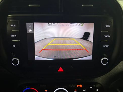 Used 2023 Kia Soul LX w/ LX Technology Package FWD image 14