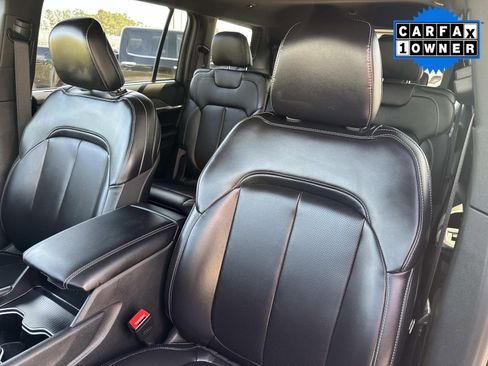 Used 2025 Jeep Grand Cherokee L Limited w/ Luxury Tech Group II image 23