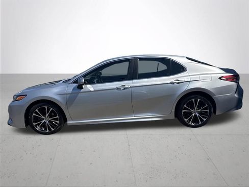 Used 2018 Toyota Camry SE FWD image 10