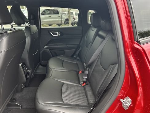 New 2026 Jeep Compass Latitude image 28