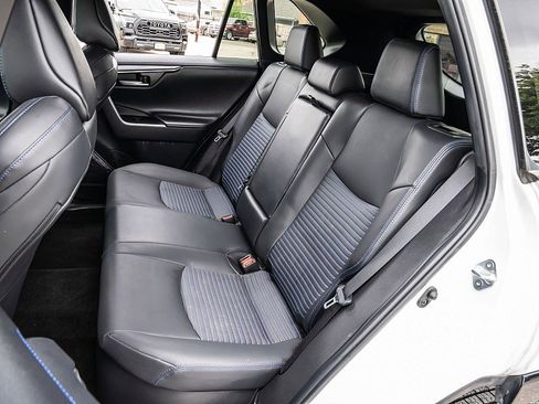 Used 2023 Toyota RAV4 XSE AWD/4WD image 17