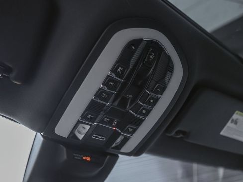 Certified 2026 Porsche Macan AWD/4WD image 30