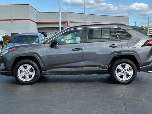 Certified 2021 Toyota RAV4 LE AWD/4WD image 9