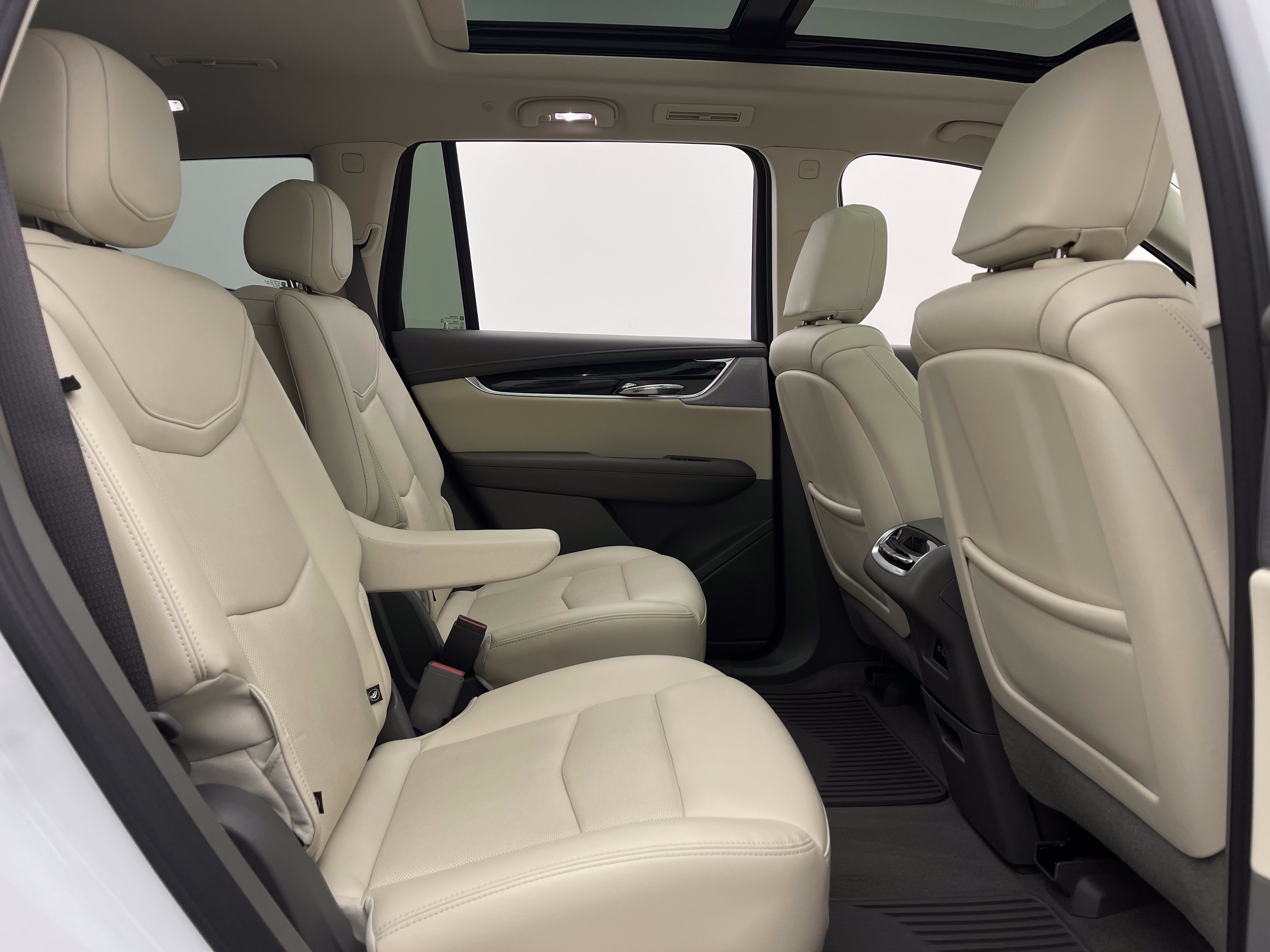 Used 2024 Cadillac XT6 Premium Luxury FWD image 41