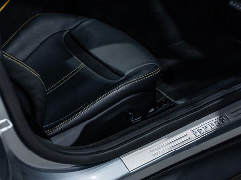 Used 2021 Ferrari Roma RWD image 31