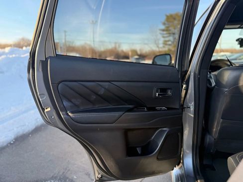 Used 2021 Mitsubishi Outlander SEL image 12