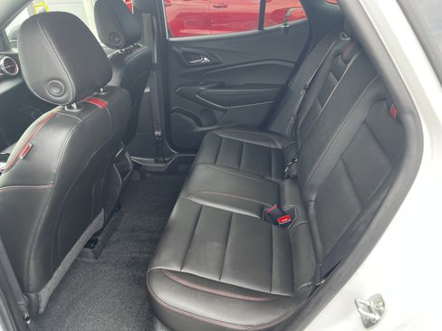 Used 2025 Chevrolet Trax RS w/ Sunroof Package image 7