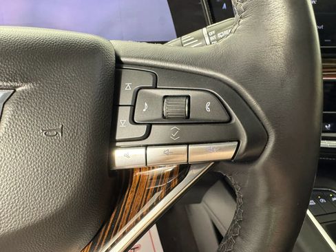 Used 2023 Cadillac Escalade Premium Luxury w/ Performance Package AWD/4WD image 17