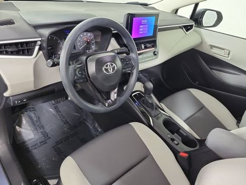 Used 2025 Toyota Corolla LE image 18