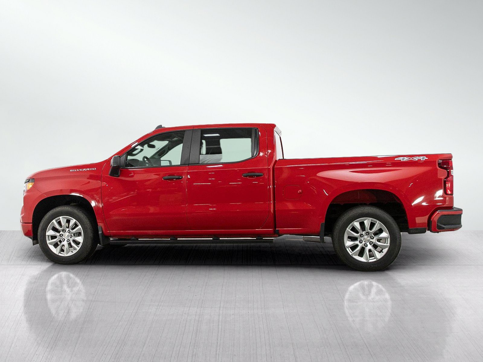 Used 2023 Chevrolet Silverado 1500 Custom AWD/4WD image 2