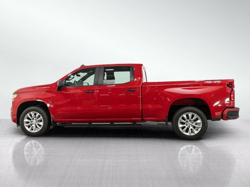 Used 2023 Chevrolet Silverado 1500 Custom AWD/4WD image 2