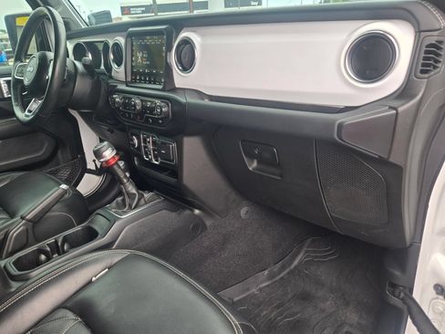 Used 2021 Jeep Wrangler Unlimited Sahara AWD/4WD image 20