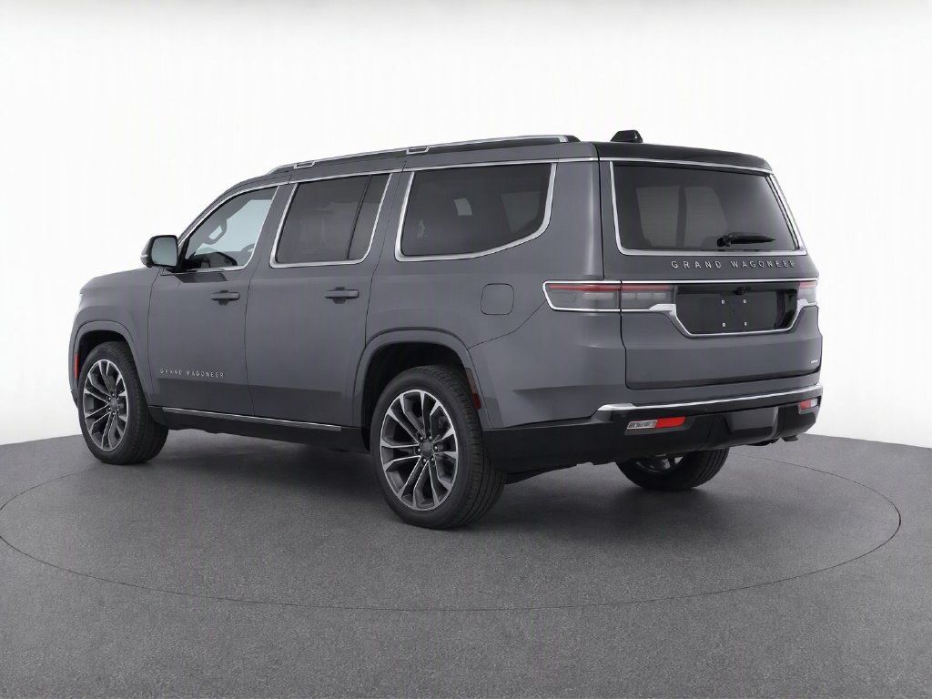 Used 2024 Jeep Grand Wagoneer Series III w/ Rear Seat Video Group 1 AWD/4WD image 3