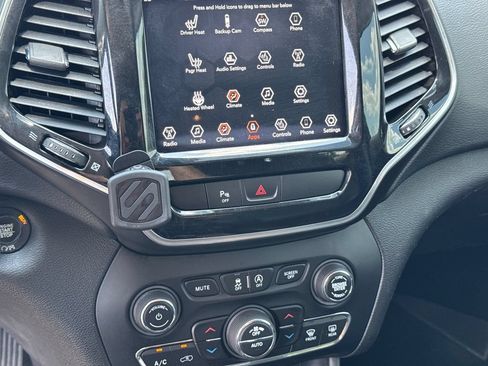 Used 2019 Jeep Cherokee Limited AWD/4WD image 28