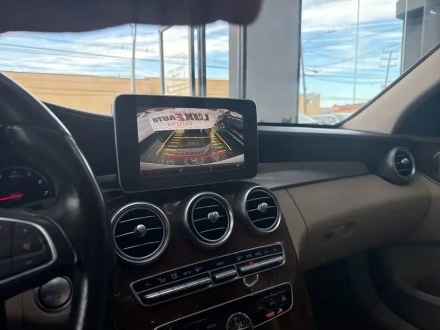 Used 2015 Mercedes-Benz C 300 4MATIC Sedan image 7