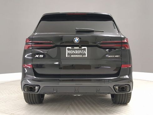 New 2026 BMW X5 xDrive40i w/ M Sport Package AWD/4WD image 8