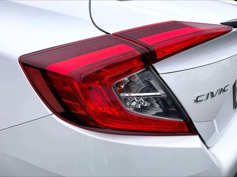 Used 2020 Honda Civic Sport image 29