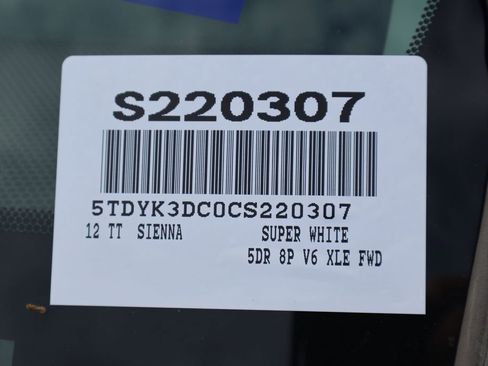Used 2012 Toyota Sienna XLE FWD image 7