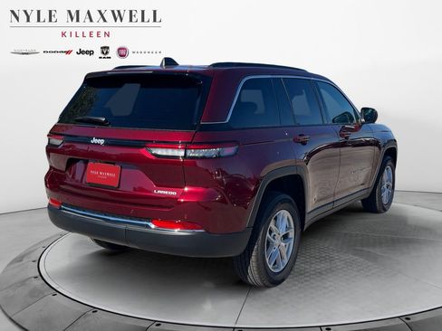 New 2025 Jeep Grand Cherokee Laredo image 16