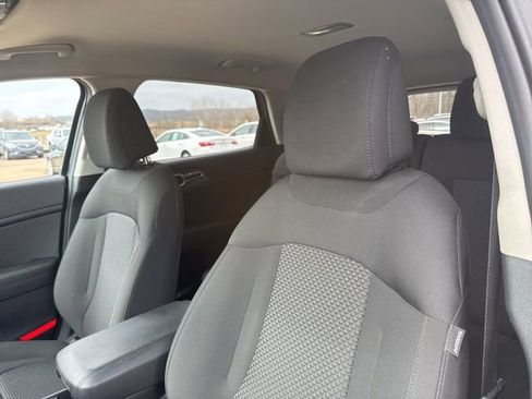 Used 2025 Kia Sportage LX image 13